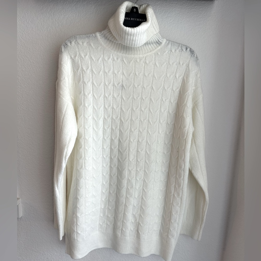 Cream Turtleneck, Brand-Hooked Up(Macys), Size S, tags attached, Never Worn